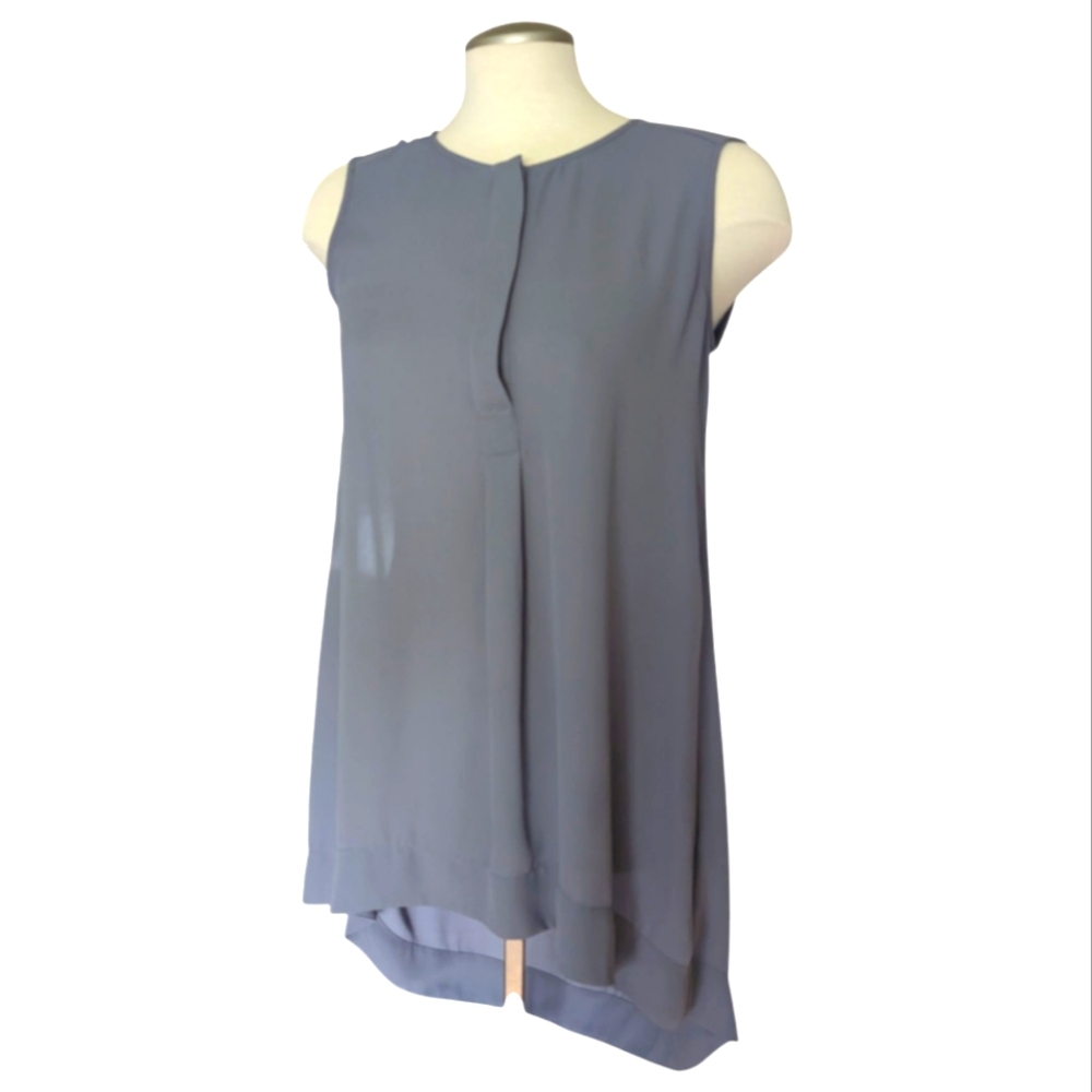 H&M Soft Gray Flowy Sleeveless Blouse / Tunic High Low Size 6